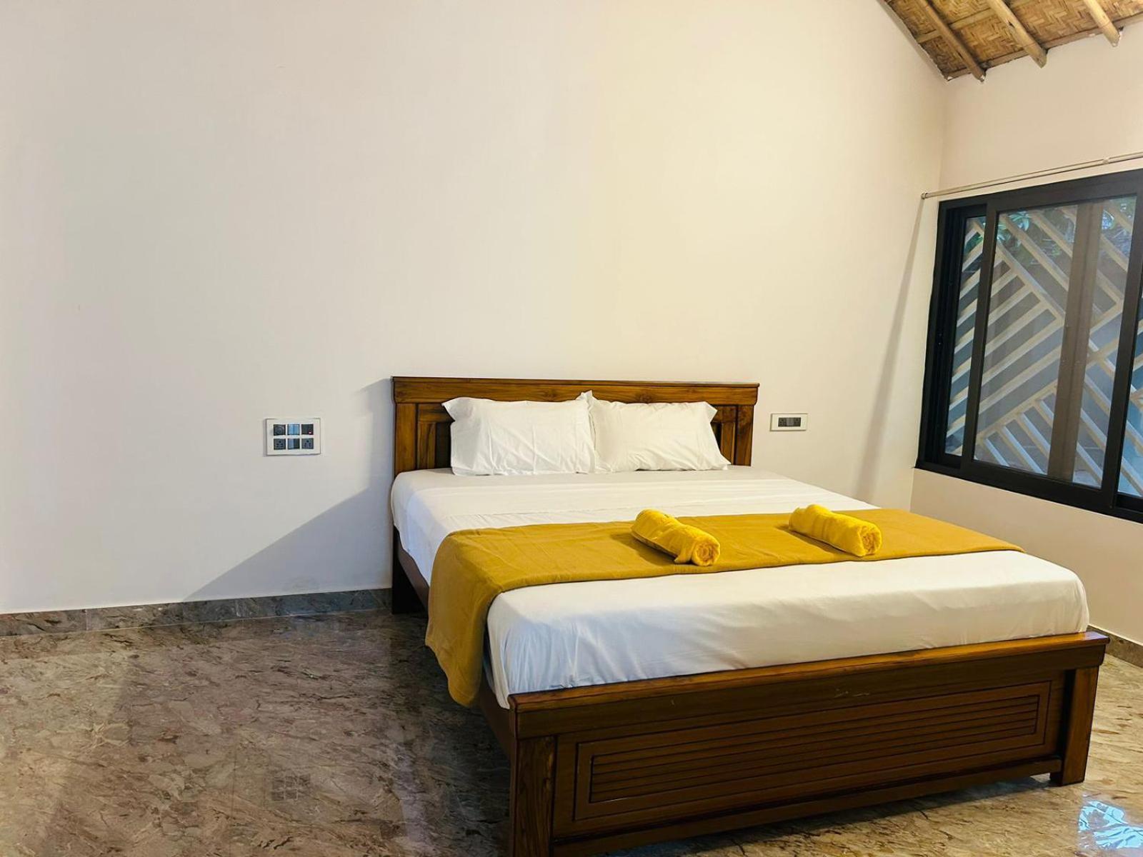 Hampi Village Resort & Tutti Cafe Exteriör bild