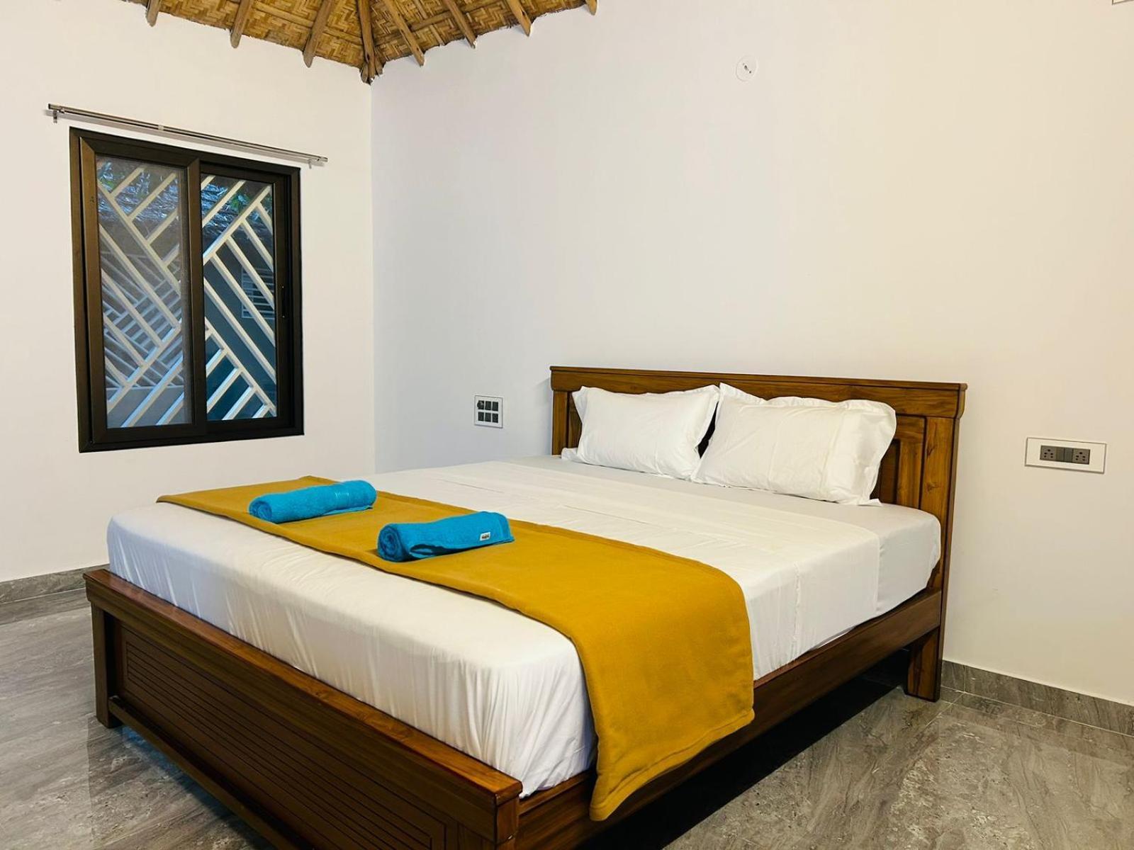 Hampi Village Resort & Tutti Cafe Exteriör bild
