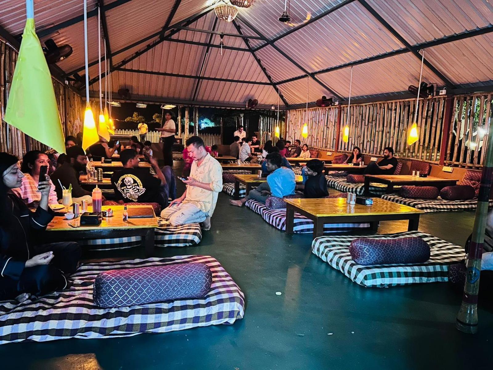 Hampi Village Resort & Tutti Cafe Exteriör bild