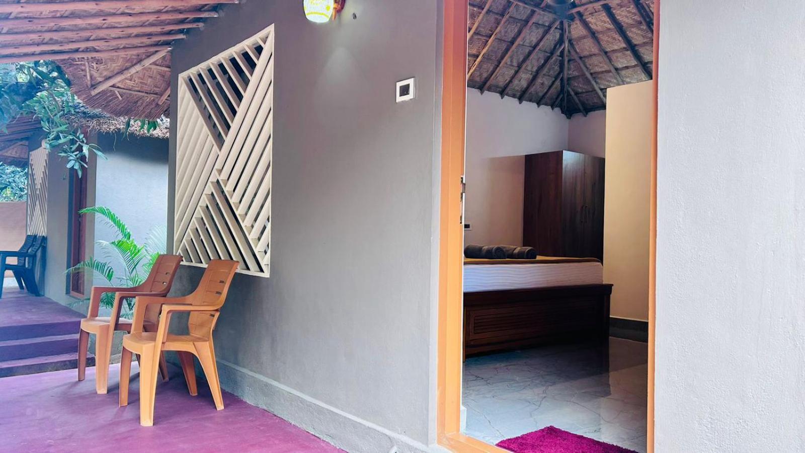 Hampi Village Resort & Tutti Cafe Exteriör bild