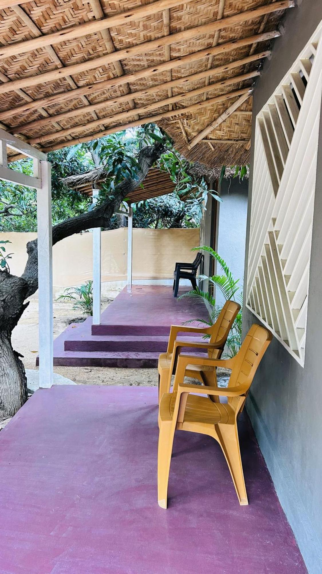 Hampi Village Resort & Tutti Cafe Exteriör bild